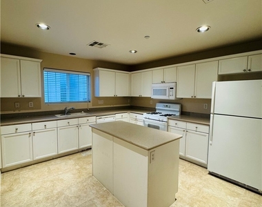 9160 Dimpled Court - Photo Thumbnail 6