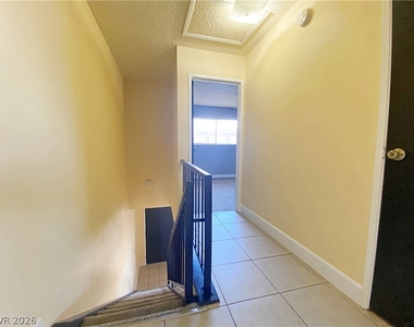 894 Rhinegold Way - Photo Thumbnail 9