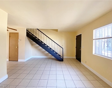 894 Rhinegold Way - Photo Thumbnail 2