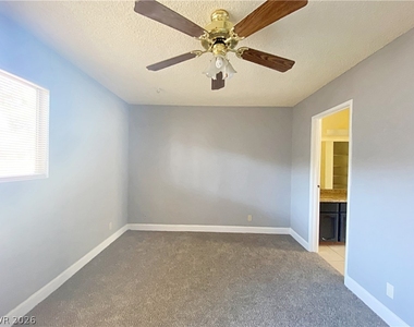 894 Rhinegold Way - Photo Thumbnail 13
