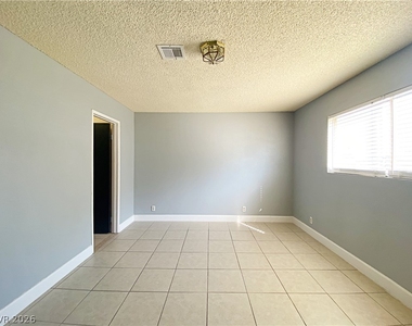 894 Rhinegold Way - Photo Thumbnail 12