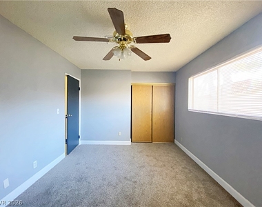 894 Rhinegold Way - Photo Thumbnail 11