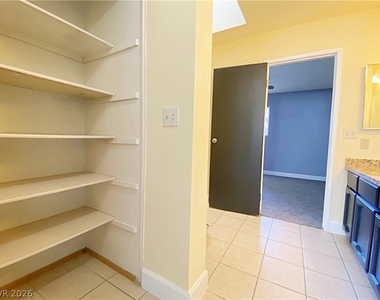 894 Rhinegold Way - Photo Thumbnail 18