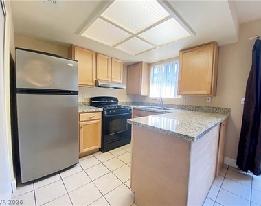 894 Rhinegold Way - Photo Thumbnail 4