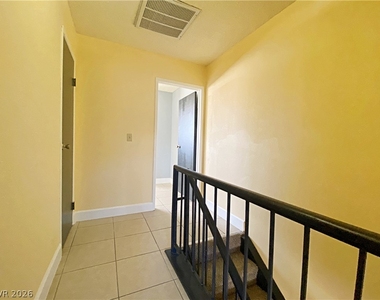 894 Rhinegold Way - Photo Thumbnail 8