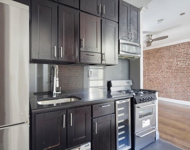 326 East 100th Street - Photo Thumbnail 4