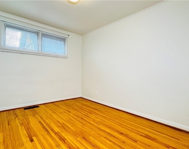 954 Brighton Road - Photo Thumbnail 17