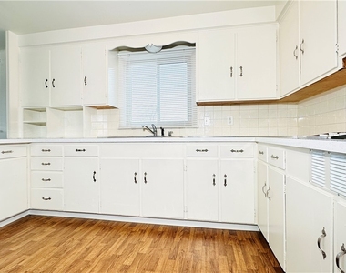 954 Brighton Road - Photo Thumbnail 14