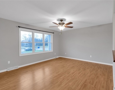 940 Reserve Road - Photo Thumbnail 5