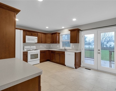 940 Reserve Road - Photo Thumbnail 9