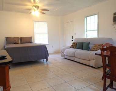 5225 Covington Highway - Photo Thumbnail 1