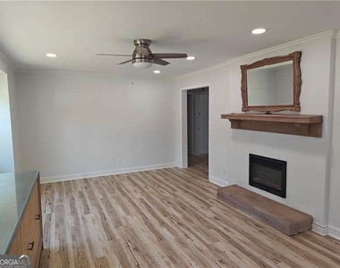 810 Wesleyan Drive - Photo Thumbnail 1