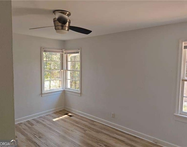 810 Wesleyan Drive - Photo Thumbnail 3