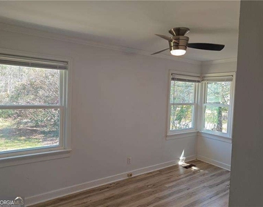 810 Wesleyan Drive - Photo Thumbnail 6