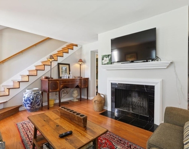 73 La Rue Place Nw - Photo Thumbnail 3