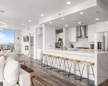 3338 Peachtree Road - Photo Thumbnail 2