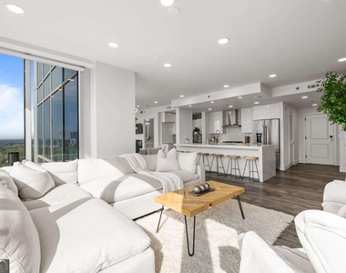 3338 Peachtree Road - Photo Thumbnail 10