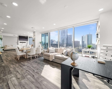 3338 Peachtree Road - Photo Thumbnail 18