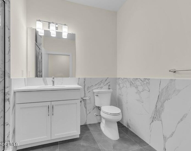 19 Carr Avenue - Photo Thumbnail 5
