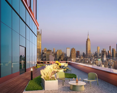 10th Avenue - Photo Thumbnail 11
