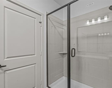 3120 E Park Row Drive - Photo Thumbnail 8