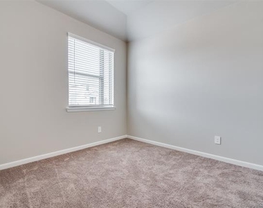 6127 Tawakoni Lane - Photo Thumbnail 10