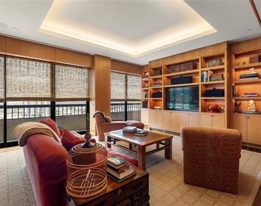 3831 Turtle Creek Boulevard - Photo Thumbnail 13