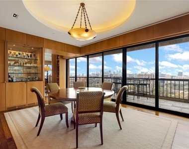 3831 Turtle Creek Boulevard - Photo Thumbnail 5