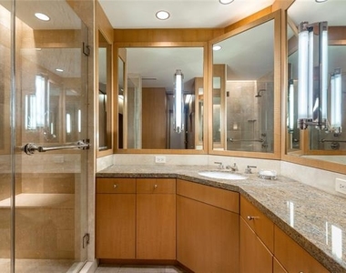 3831 Turtle Creek Boulevard - Photo Thumbnail 23