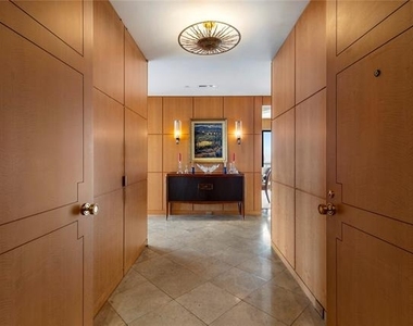 3831 Turtle Creek Boulevard - Photo Thumbnail 1