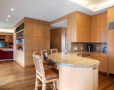 3831 Turtle Creek Boulevard - Photo Thumbnail 9