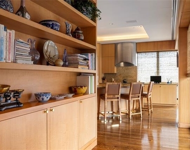 3831 Turtle Creek Boulevard - Photo Thumbnail 10