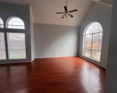 411 Chatham Street - Photo Thumbnail 2