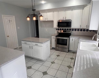 411 Chatham Street - Photo Thumbnail 10