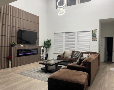 14461 Lovelace Street - Photo Thumbnail 7