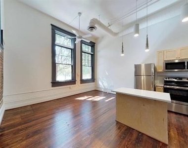 401 N Carroll Avenue - Photo Thumbnail 1