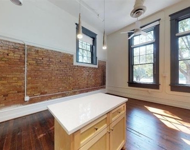 401 N Carroll Avenue - Photo Thumbnail 3