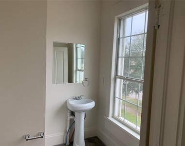 617 W Gandy Street W - Photo Thumbnail 11