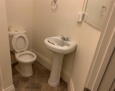 617 W Gandy Street W - Photo Thumbnail 9