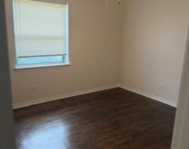 1303 Cypress Drive - Photo Thumbnail 8