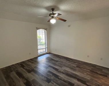 1720 Nest Place - Photo Thumbnail 5