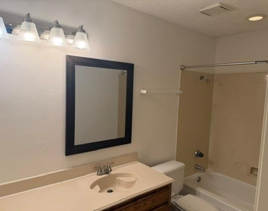 1720 Nest Place - Photo Thumbnail 15