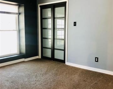 3013 Carolyn Court - Photo Thumbnail 4
