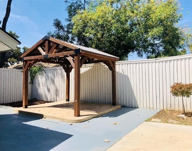 3013 Carolyn Court - Photo Thumbnail 20