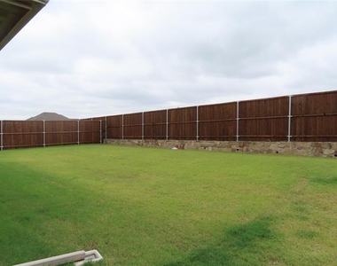 426 Oleander Drive - Photo Thumbnail 20