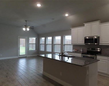 426 Oleander Drive - Photo Thumbnail 5
