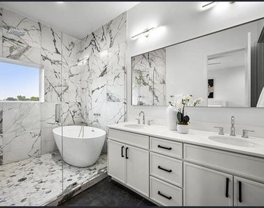 2203 Hondo Avenue - Photo Thumbnail 9