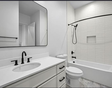 2203 Hondo Avenue - Photo Thumbnail 11