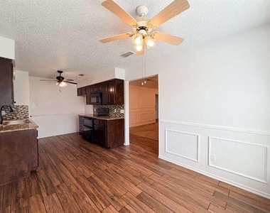 701 Daniels Drive - Photo Thumbnail 8
