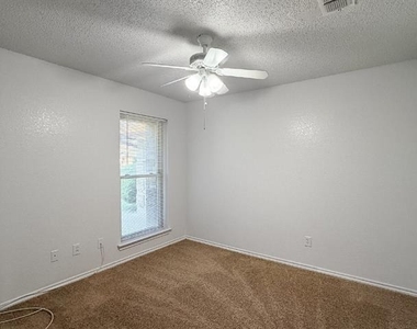 701 Daniels Drive - Photo Thumbnail 11